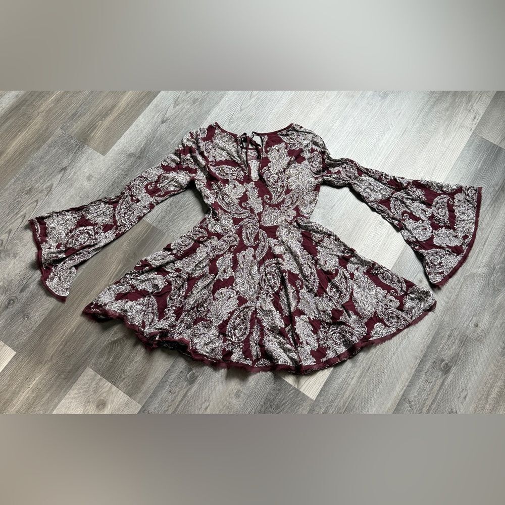 Urban Outfitters Ecote Bell Sleeve Paisley Dress Wine Bordeaux 6 - Picture 7 of 12